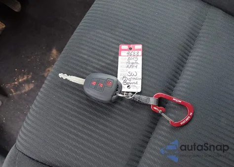 2015 Toyota Rav4 Xle z USA, uszkodzony, nr VIN JTMWFREV9FJ042736